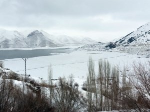Yüzen Adalar Buz Kesti