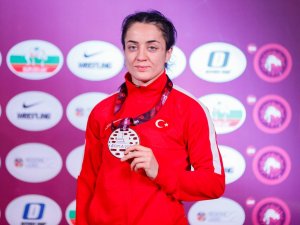 Yasemin Adar’dan Gümüş, Bediha Gün’den Bronz