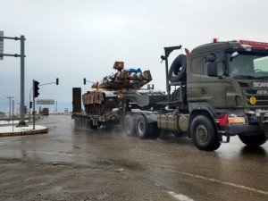 Türk Konvoyunu Gören Suriyeli Vatandaş: "Artık Göç Etmeyeceğiz"