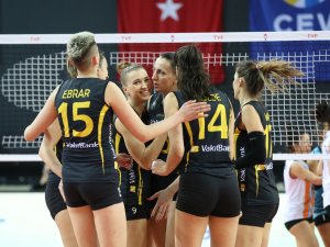Lider Vakıfbank Kayıpsız Devam Ediyor