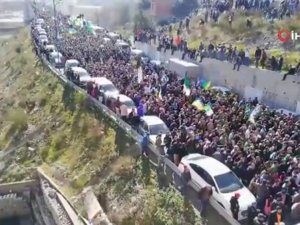 Cezayir’de Yolsuzluk Karşıtı Gösterilerin Yıl Dönümü Sokaklarda Kutlandı