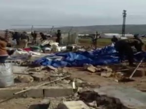 Rejim Saldırıyor, Siviller Kaçıyor