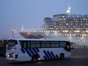 Japonya’daki Karantina Gemisinde 99 Yeni Vaka