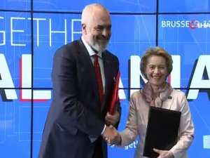 Arnavutluk Başbakanı Edi Rama’dan Türkçe Teşekkür