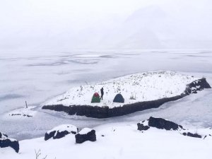 Yüzen Adalar Buz Tuttu