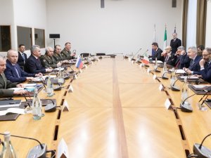 Rusya Savunma Bakanı Şoygu: "Abd, Suriye’deki Petrol Sahalarını Yağmalıyor"