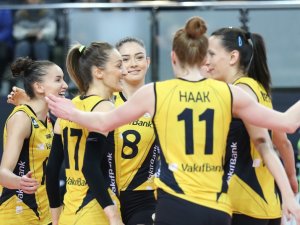 Vakıfbank Üst Üste 11. Kez Çeyrek Finalde