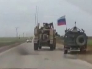 Kamışlı’da Abd Zırhlı Aracı, Ruslara Ait Zırhlı Aracın Önüne Kırdı