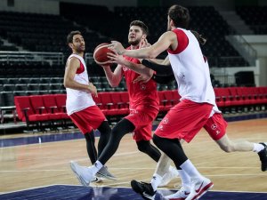 Milliler’in Rakibi Hollanda