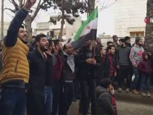 El Bab’da Halk, Esad Rejimini Protesto Etti