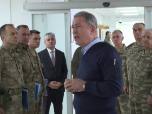 Bakan Akar Sınırın Sıfır Noktasında