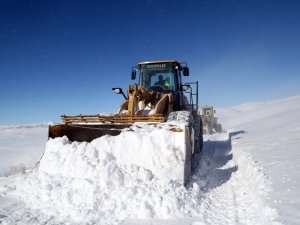 Van’da 51 Yerleşim Yeri Yolu Ulaşıma Kapandı