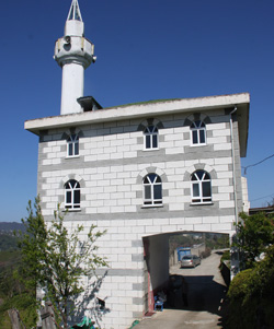 Üstü Cami, Altı Köy Yolu