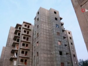 Libya’da Çatışma Bölgesinden Kaçanlar İnşaat Halindeki Binalarda Kalıyor