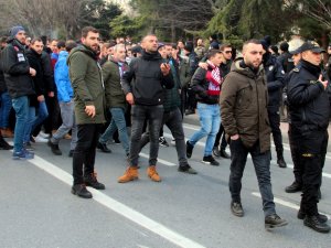 Trabzonspor Taraftarı Stada Giriş Yaptı