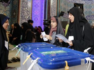 İran’daki Meclis Seçimlerinde Muhafazakarlar Önde