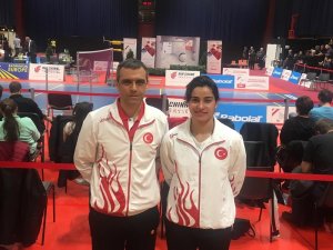 Depremde Evi Yıkıldı Ama O Yıkılmadı
