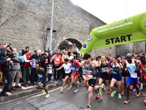 40. Uluslararası Trabzon Yarı Maratonu’nu Koşuldu