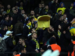Tribünlerde Ersun Yanal İstifa Sesleri