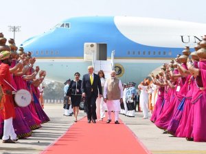 Abd Başkanı Trump, İlk Resmi Ziyareti İçin Hindistan’da