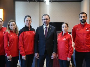 Bakan Kasapoğlu’ndan Milli Karatecilere Ziyaret