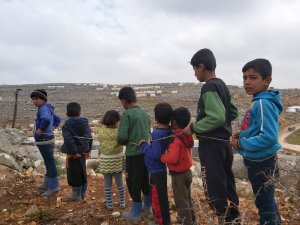 Suriye’de 500 Bin Çocuk Yerinden Edildi