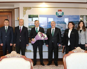 Vergi Haftası Nedeniyle Defterdarlıktan Vali Çeber'e Ziyaret