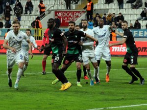 Kasımpaşa, 7 Maç Sonra 3 Puanla Tanıştı