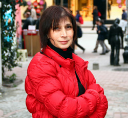 5 Kez Yakalandığı Kanseri Yendi