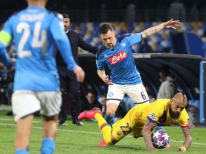 Napoli Ve Barcelona Yenişemedi