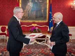 Türkiye’nin Viyana Büyükelçisi Ceyhun, Bellen’e Güven Mektubunu Sundu