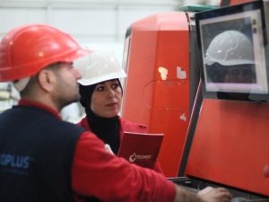 Hayallerini Gerçeğe Dönüştürdü: Bakan Selçuk’u Atölyesine Davet Etti