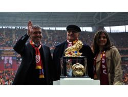 'Galatasaray Efsanelerini Anıyor'da Gheorghe Hagi Ödülünü Alacak