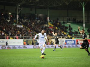 İlk Yarıda Tek Gol Var