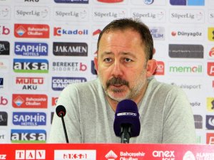 Sergen Yalçın: “Gol Atamıyoruz Ama Pozisyona Giriyoruz”