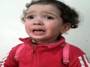 Küçük Kızın Bomba Sesinden Korktuğu Anlar Yürek Sızlattı