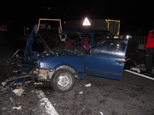 Giresun’da Ters Yöne Giren Otomobil Tırla Çarpıştı