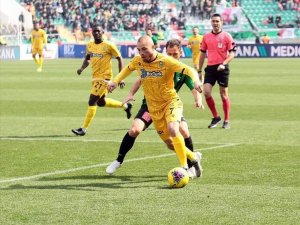 Gökhan Töre Ve Mustafa Akbaş Kadro Dışı Bırakıldı