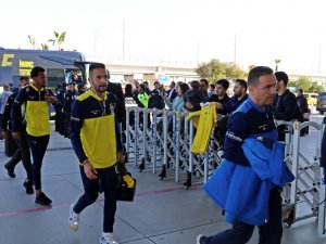 Fenerbahçe’ye Antalya’da Taraftar Şoku