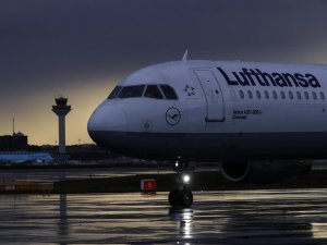 Lufthansa, Korona Virüsü Nedeniyle 150 Uçağını Yere Çekiyor