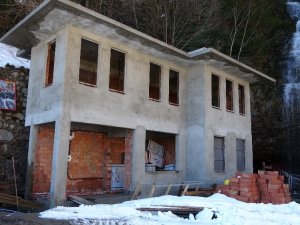 Dünyanın En Uzun İkinci Mağarasındaki İki Katlı Beton Yapı Tepkilere Yol Açtı