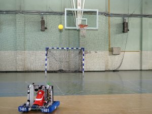 Liseli Öğrenciler, Basketbol Oynayan Robot Yaptı