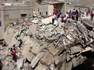 Pakistan’da Bina Çöktü: 18 Ölü