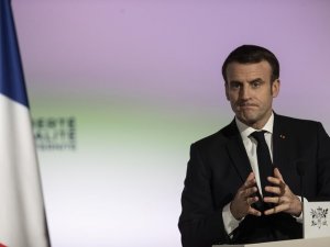 Macron, Korona Virüsüyle İlgili Açıklama Yaptı: "Yaşlıları Ziyaret Etmeyin"