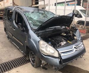 Rize'de Hafif Ticari Araç Takla Attı: 1 yaralı