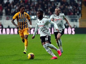 Kartal Evinde Uçtu