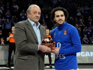Georgios Bartzokas: “Larkin’i Tutmak Zordu”