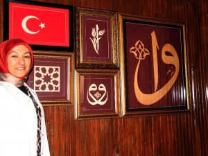 Ahşap Ellerinde Sanat Eserine Dönüşüyor