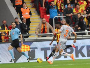 Başakşehir Deplasmandan 3 Puanla Döndü