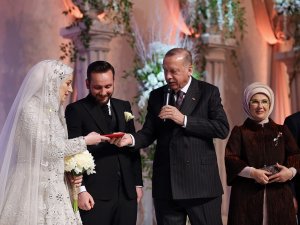 Cumhurbaşkanı Erdoğan, Yeğeninin Nikah Şahitliğini Yaptı